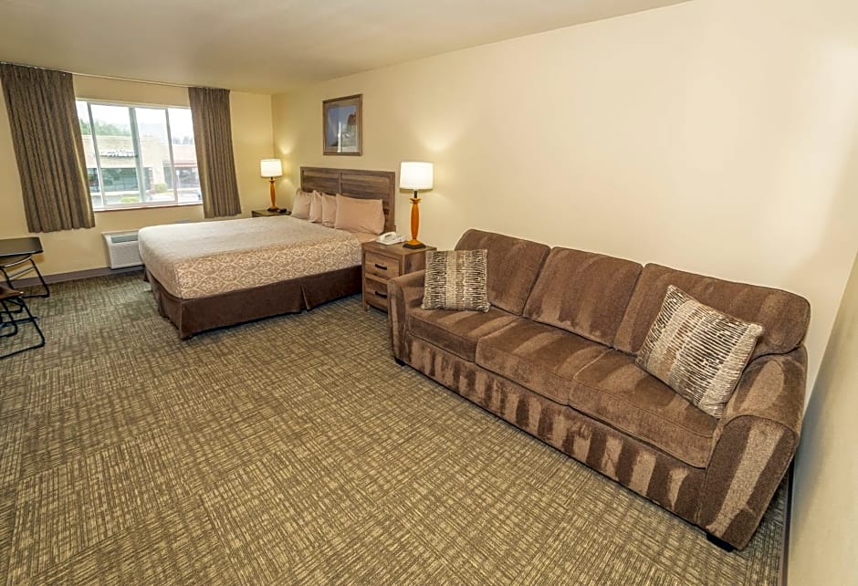 Clatskanie River Inn