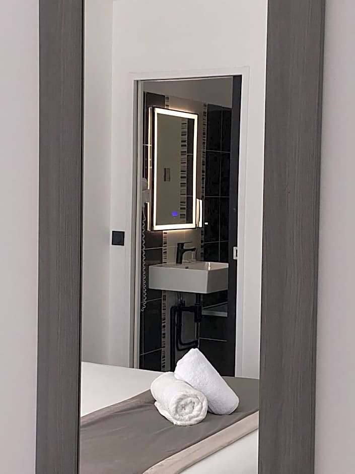 Luxor Bastille Hotel