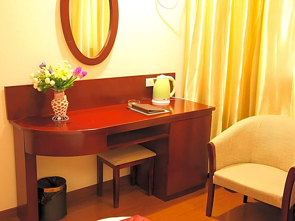 GreenTree Inn JiangSu DingShu Twon JieFang(E) Road Express Hotel