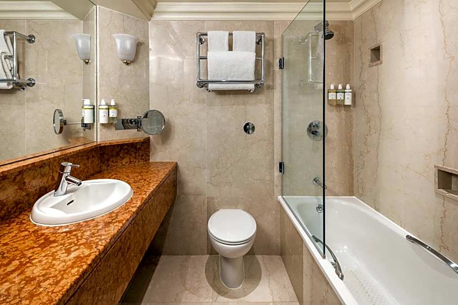 Radisson Blu Edwardian Heathrow, Heathrow Airport