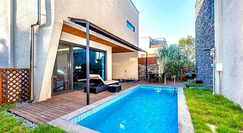 Arts Spa and Pool Villa