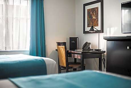Business Queen Room with Two Queen Beds