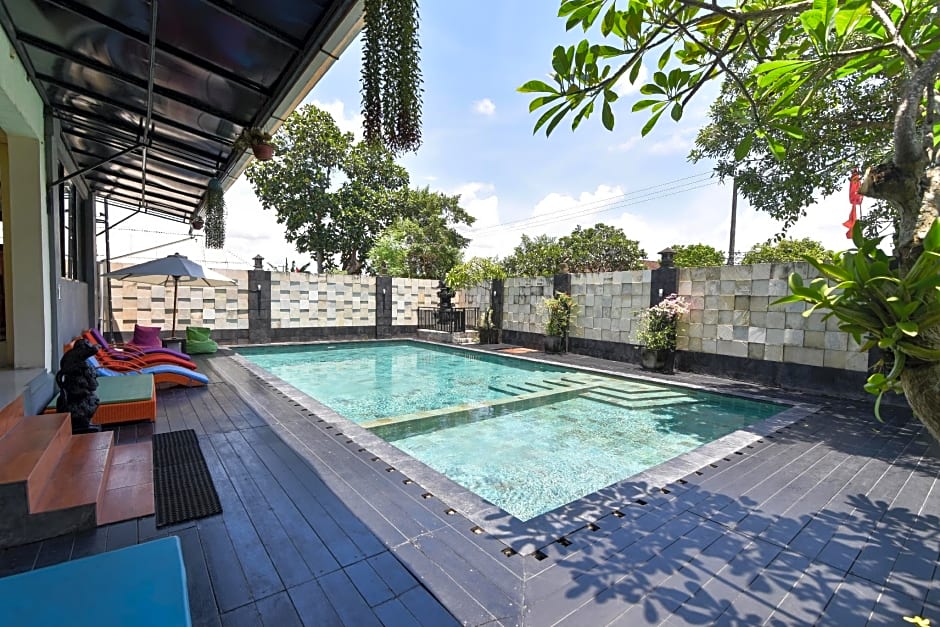 RedDoorz Plus near Mall Bali Galeria 2