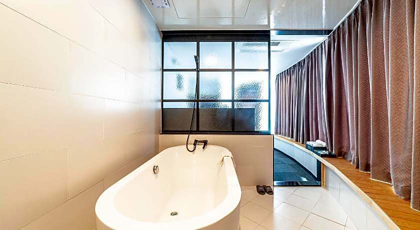 Gangneung Tourist Hotel