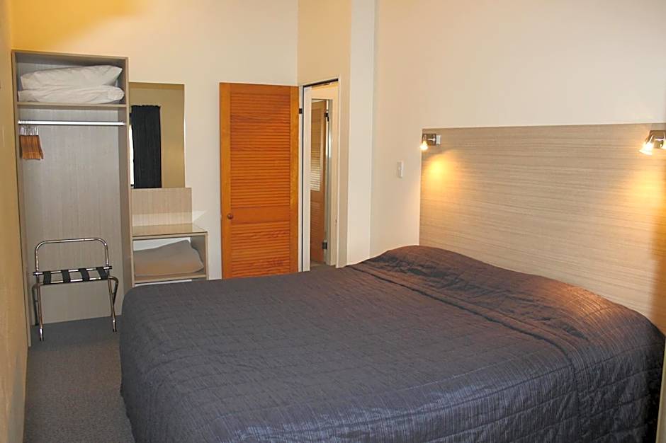 Captains Quarters Motor Inn