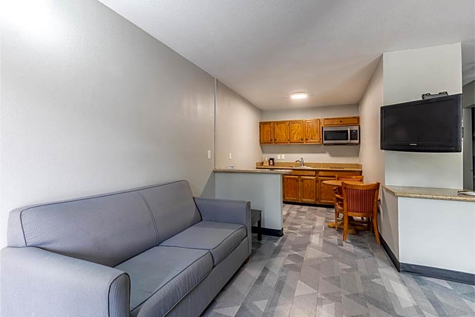 Freer Executive inn and Studios