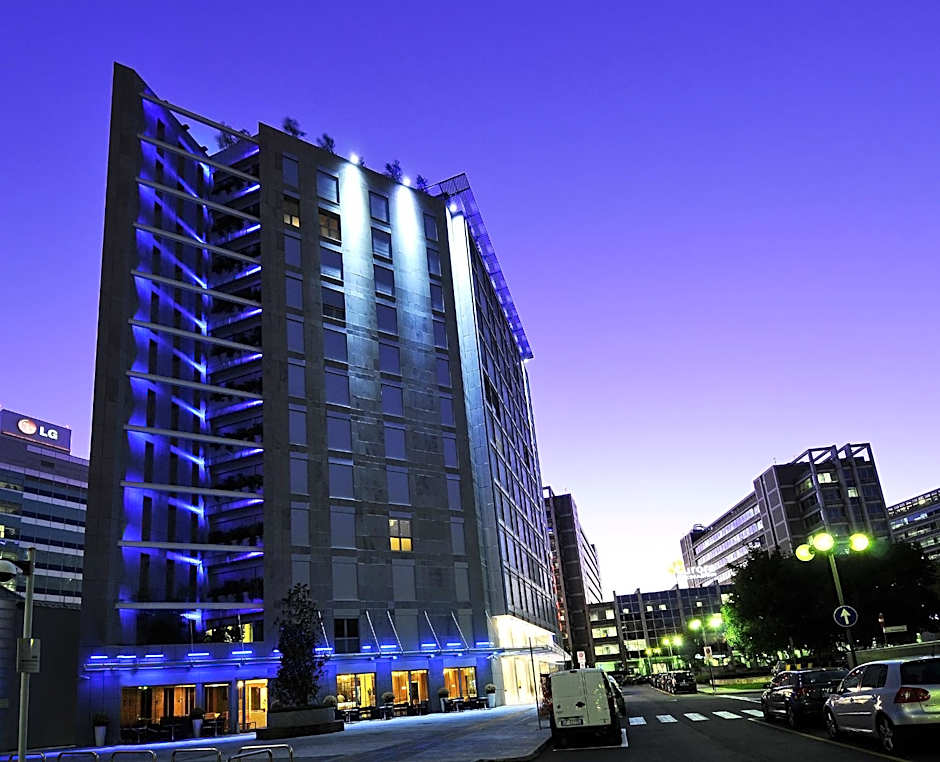 UNA Hotels The One Milano Hotel & Residence