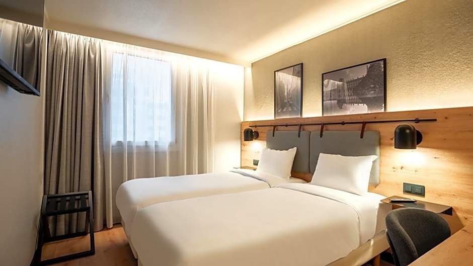 Campanile Paris Ouest - Pont De Suresnes