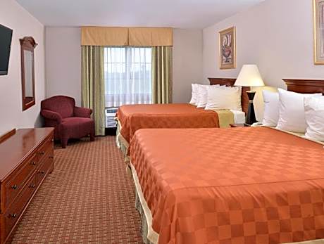 1 King and 1 Queen Bed Non-Smoking