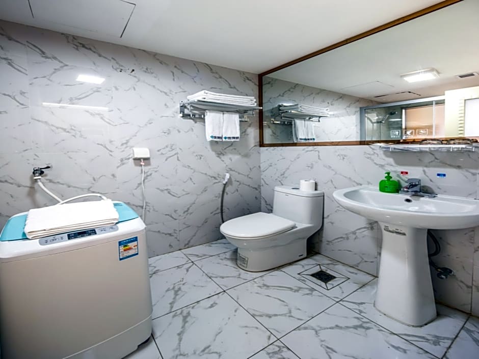 Grand Eastern International Apartment