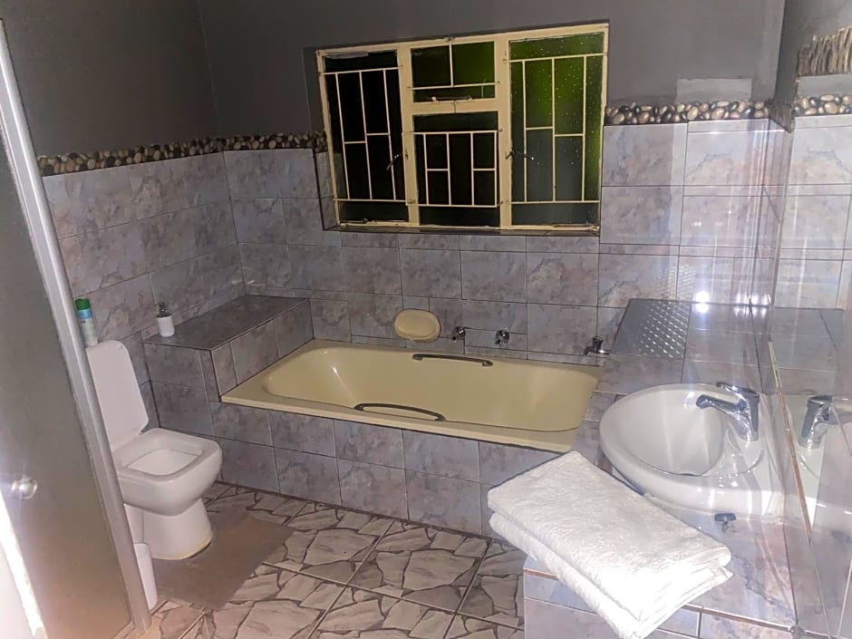 Warmbaths Thai Spa and Guest House