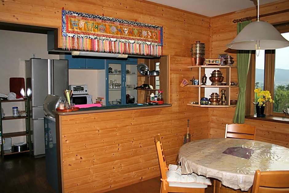 Azumino Backpackers 山の風