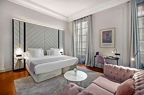 Singular Junior Suite