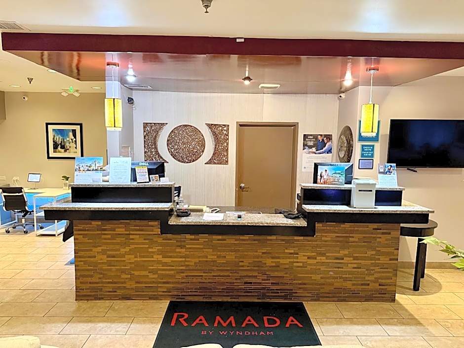 Ramada by Wyndham Glendale Heights/Lombard