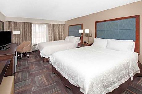 2 Queen Beds Nonsmoking