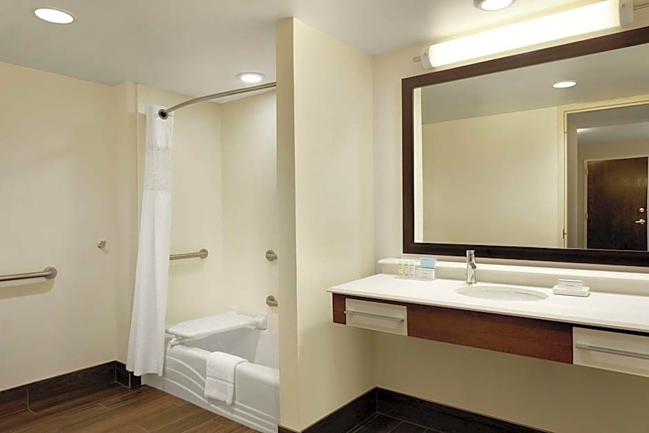 Hampton Inn By Hilton And Suites Springdale