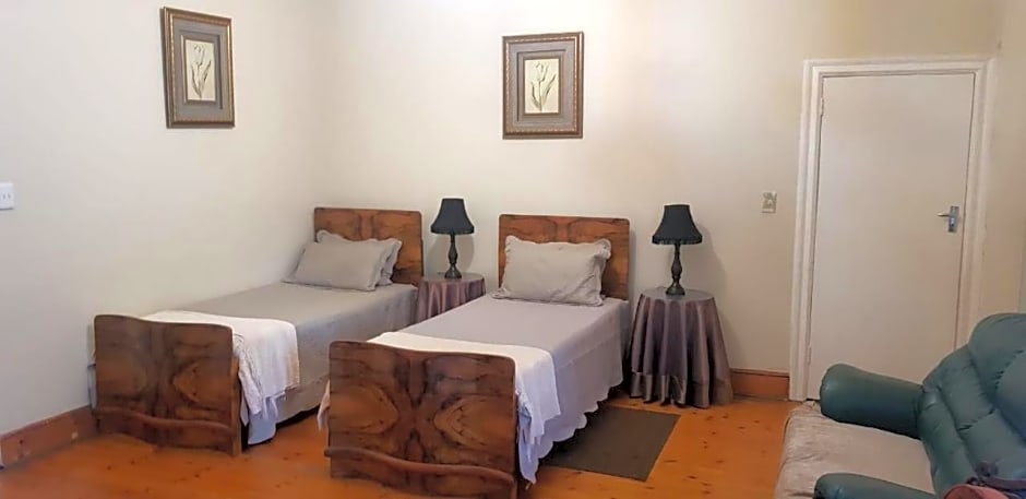 Upper Houghton Guesthouse