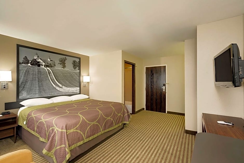 Super 8 by Wyndham Lexington Winchester Rd