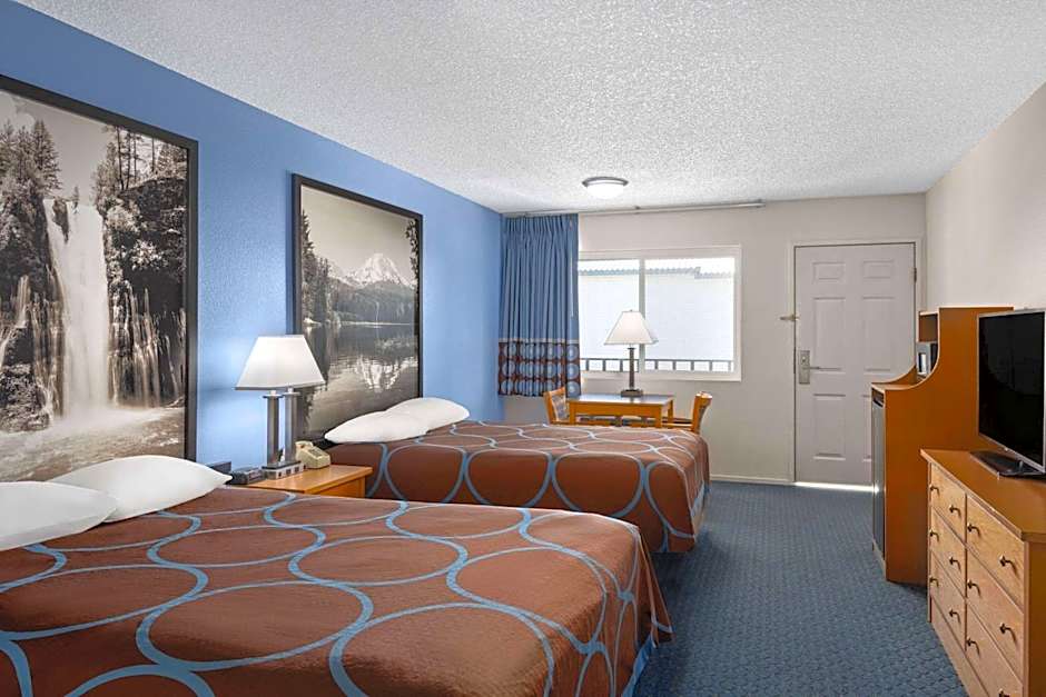 Super 8 by Wyndham Susanville