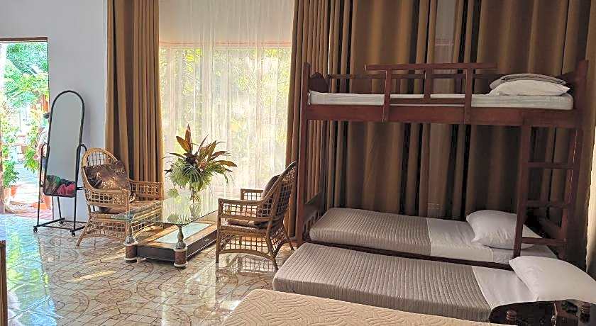 Deep Forest Garden Hotel