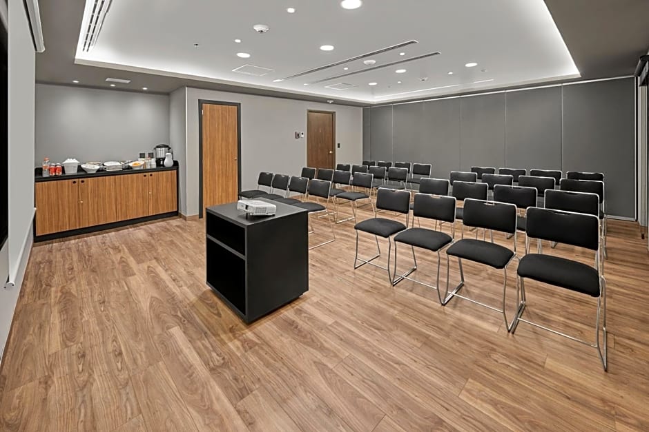City Express Plus by Marriott Leon Centro de Convenciones