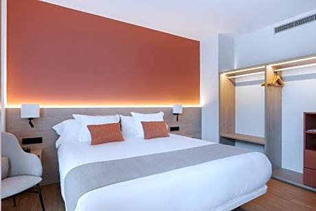 Junior Suite with Pool View