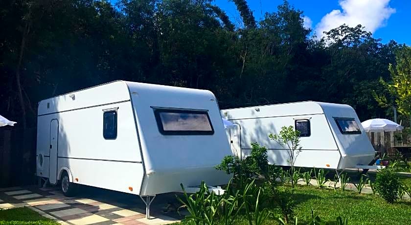 Kenting Houbihu Camping Car