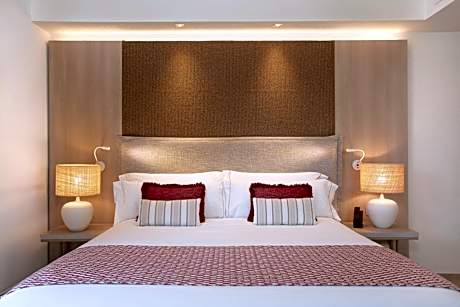 Deluxe King Room with Sea View