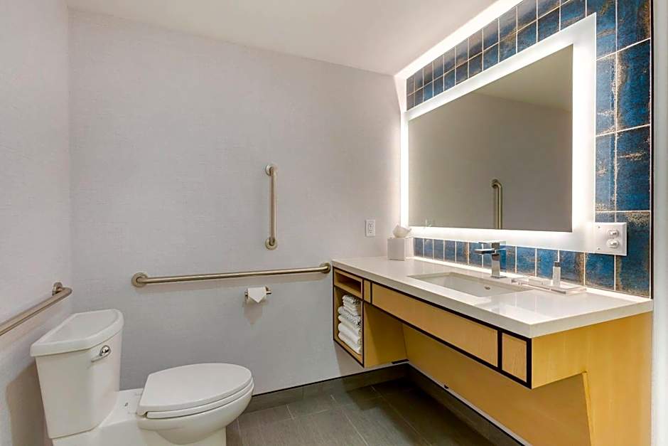 Cambria Hotel Spokane Airport