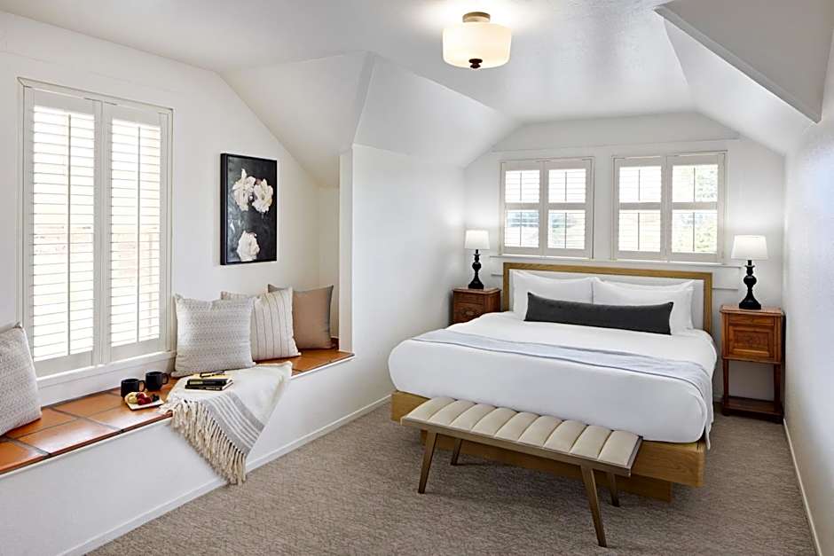 Maison Fleurie, A Four Sisters Inn