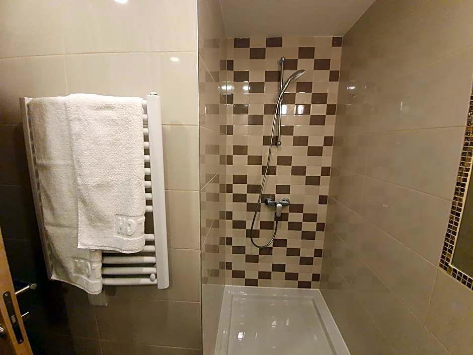 Premium Crown Suites