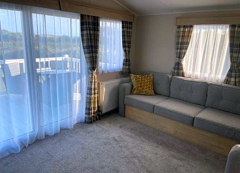 Newperran 102 - 2 Bedroom Country & Valley View Caravan