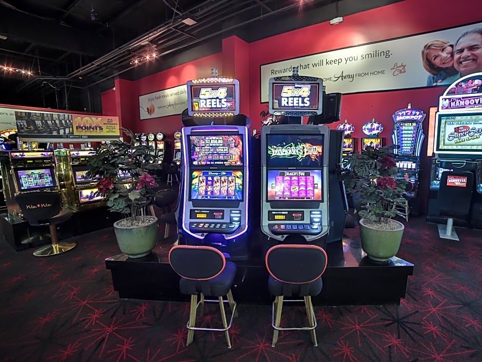 Lucky Club Casino And Hotel