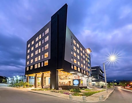 Tru By Hilton Cali Sur