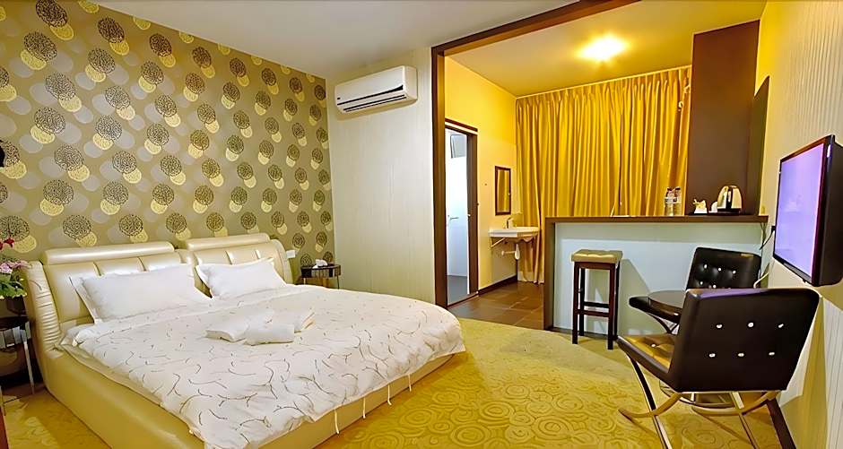 Hotel Tebrau CT