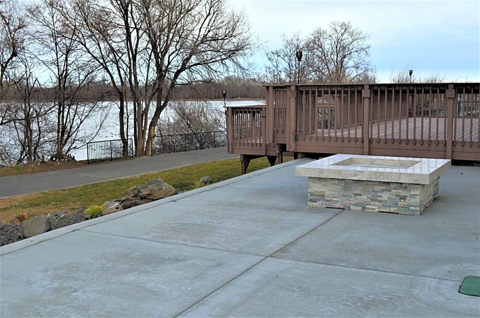 Richland Riverfront Hotel, Ascend Hotel Collection