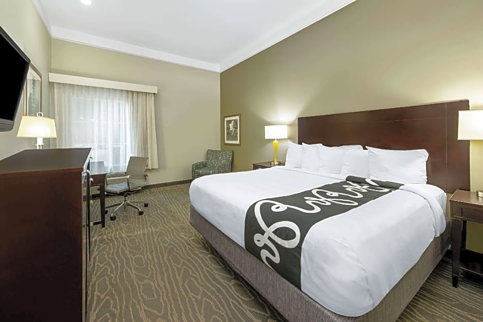 La Quinta Inn & Suites by Wyndham Lake Charles Casino Area