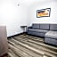 La Quinta Inn & Suites by Wyndham Dallas I-35 Walnut Hill