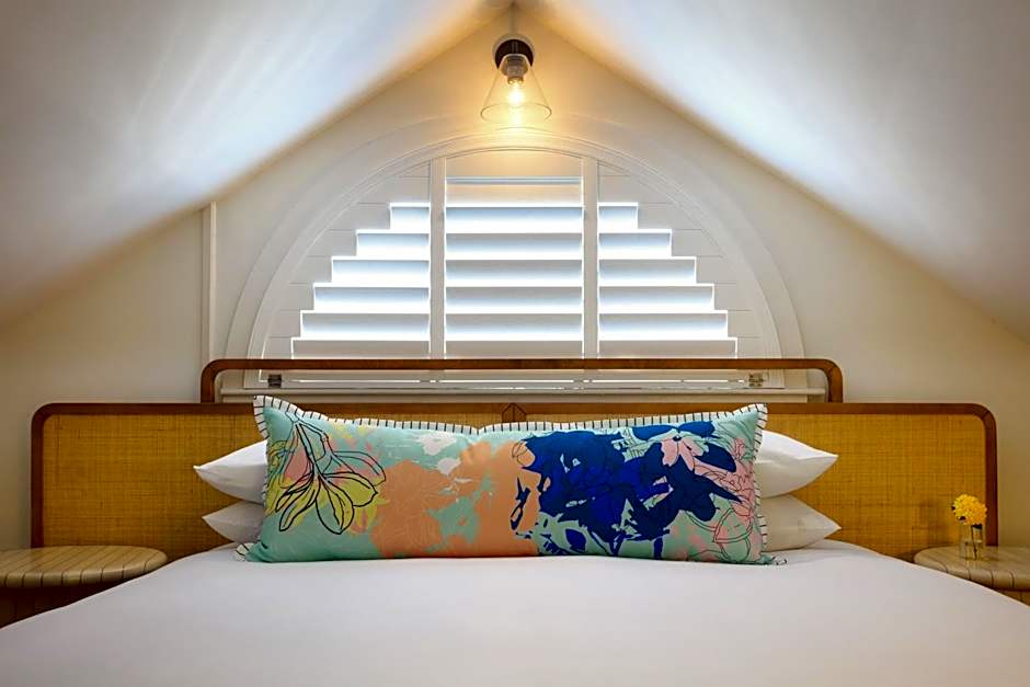 Lighthouse Hotel - Key West Historic Inns