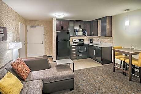 Suite, 1 Bedroom (2 Queen Beds and 1 Double Sofa Bed)