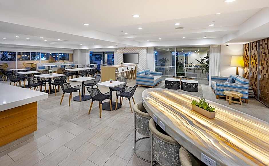 Redondo Beach Hotel, Tapestry Collection by Hilton
