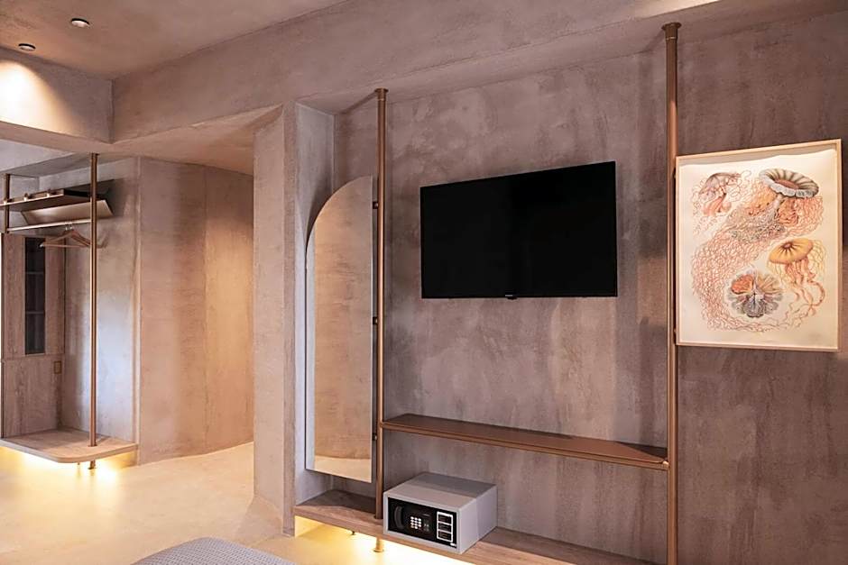 Medusa Luxury Suites