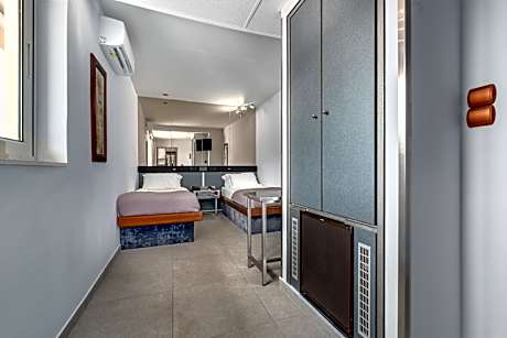 Twin Room with Shower