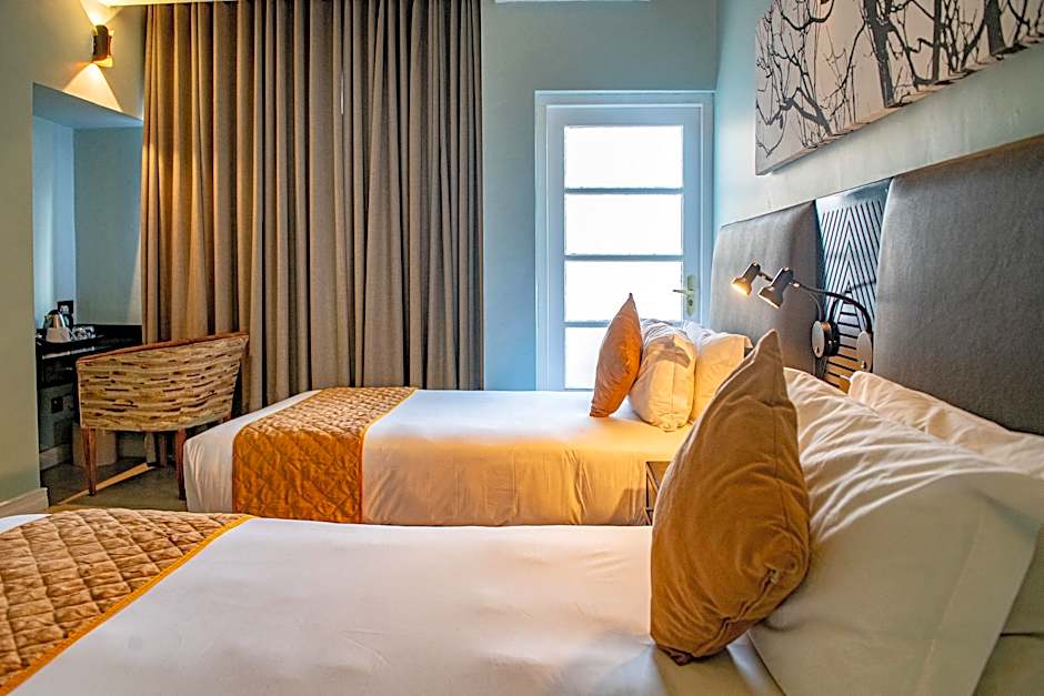 New Ambassador Hotel