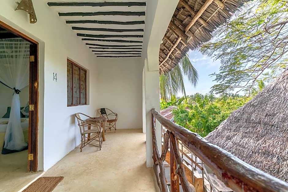 Red Monkey Beach Lodge