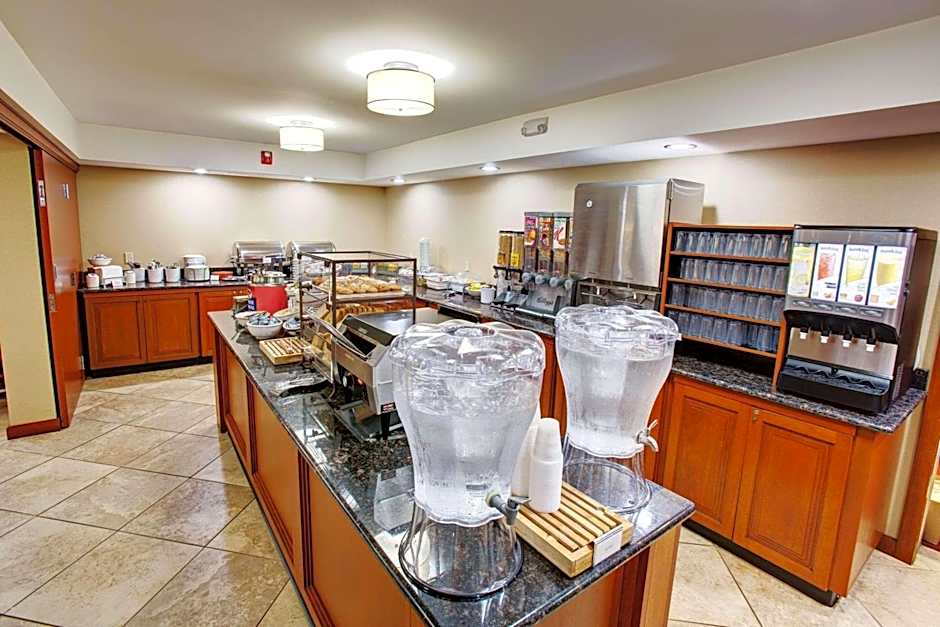Country Inn & Suites by Radisson, Traverse City, MI