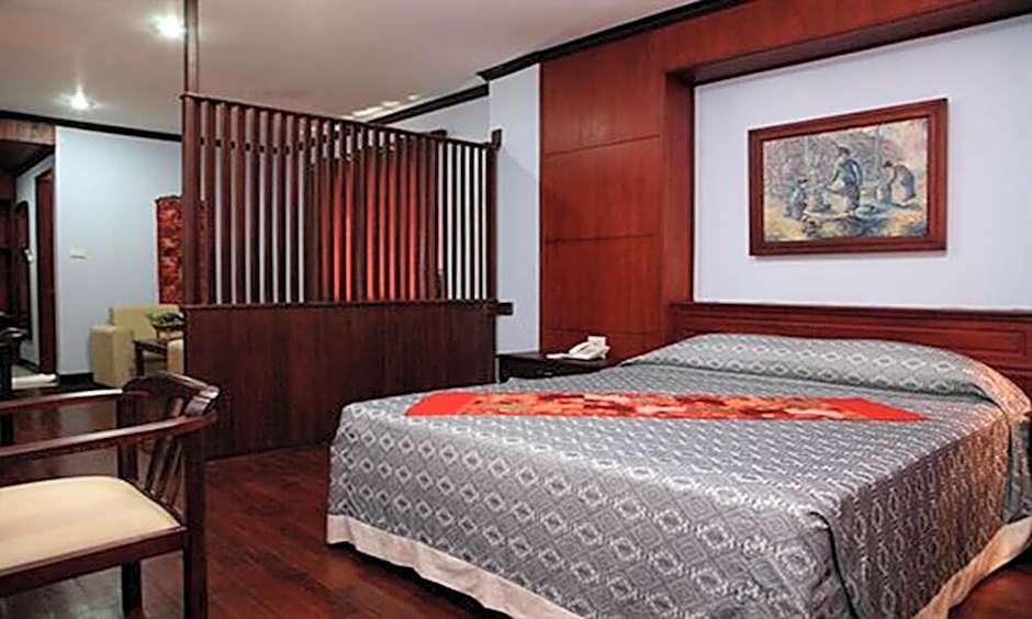 Vansana Riverside Hotel