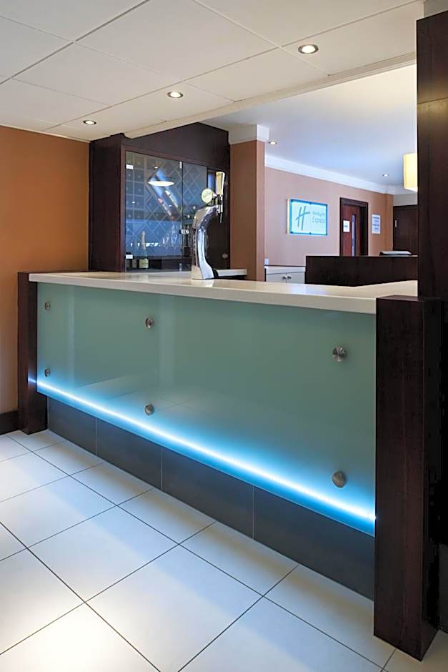 Holiday Inn Express Leeds-East By IHG