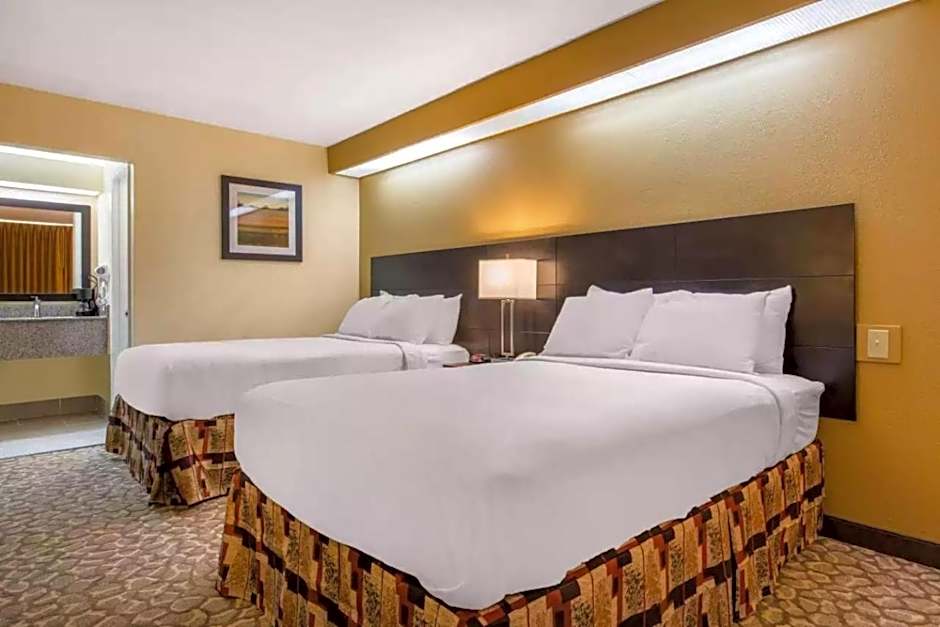 Ramada by Wyndham Santee I-95