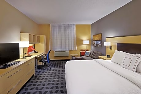 Studio, 1 King Bed with Sofa bed (1 King Bed and 1 Double Sofa Bed)